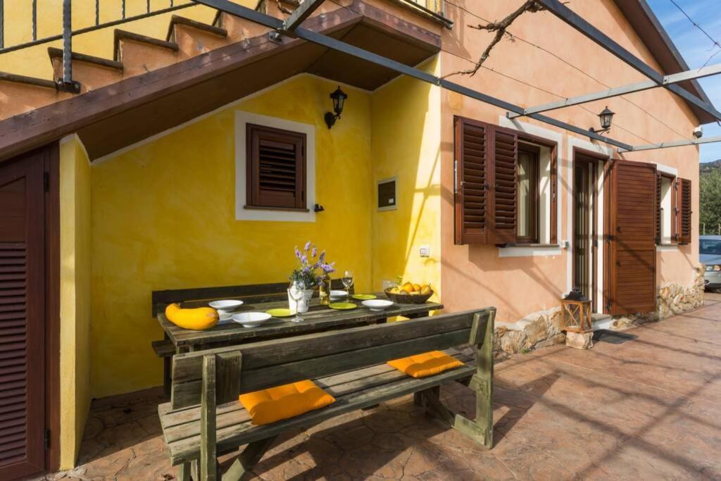 A Charming Country Cottage + Bikes And Kayaks Bosa Extérieur photo