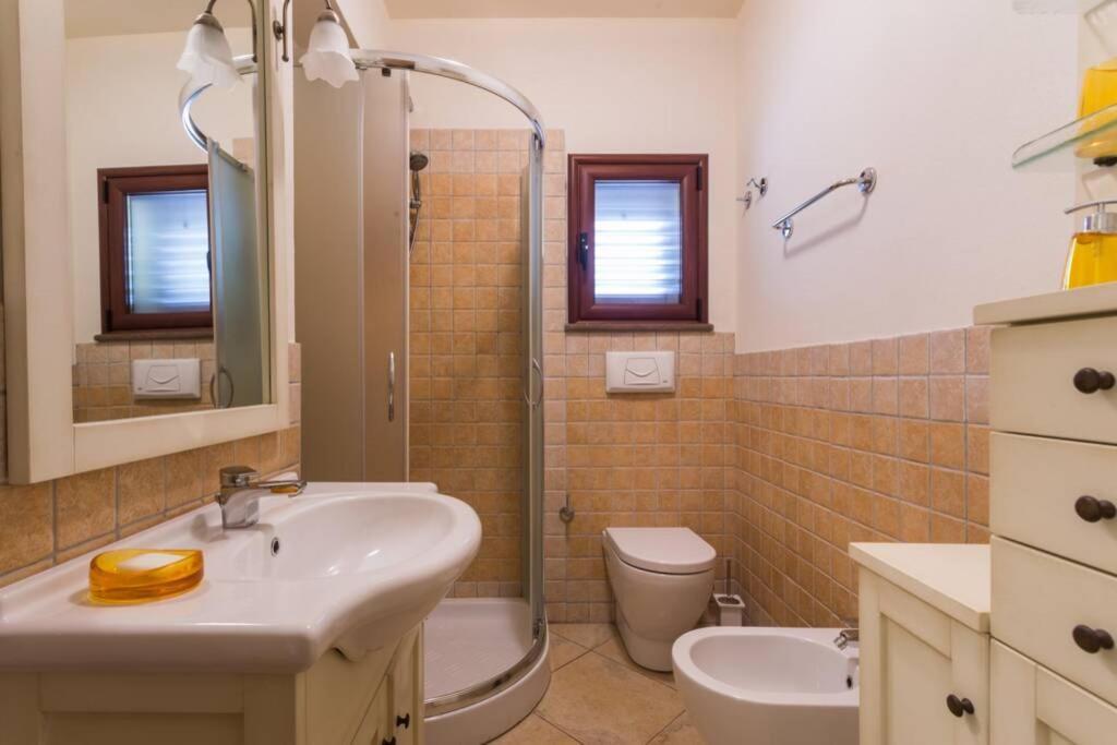 A Charming Country Cottage + Bikes And Kayaks Bosa Extérieur photo